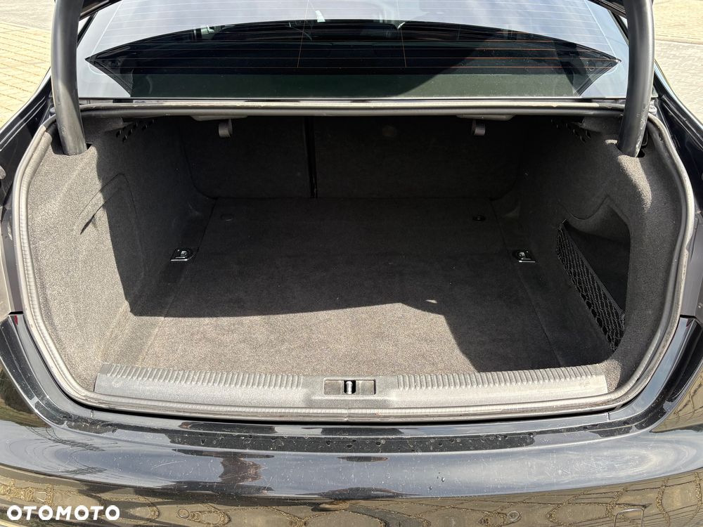 Audi A4 Limousine - 12