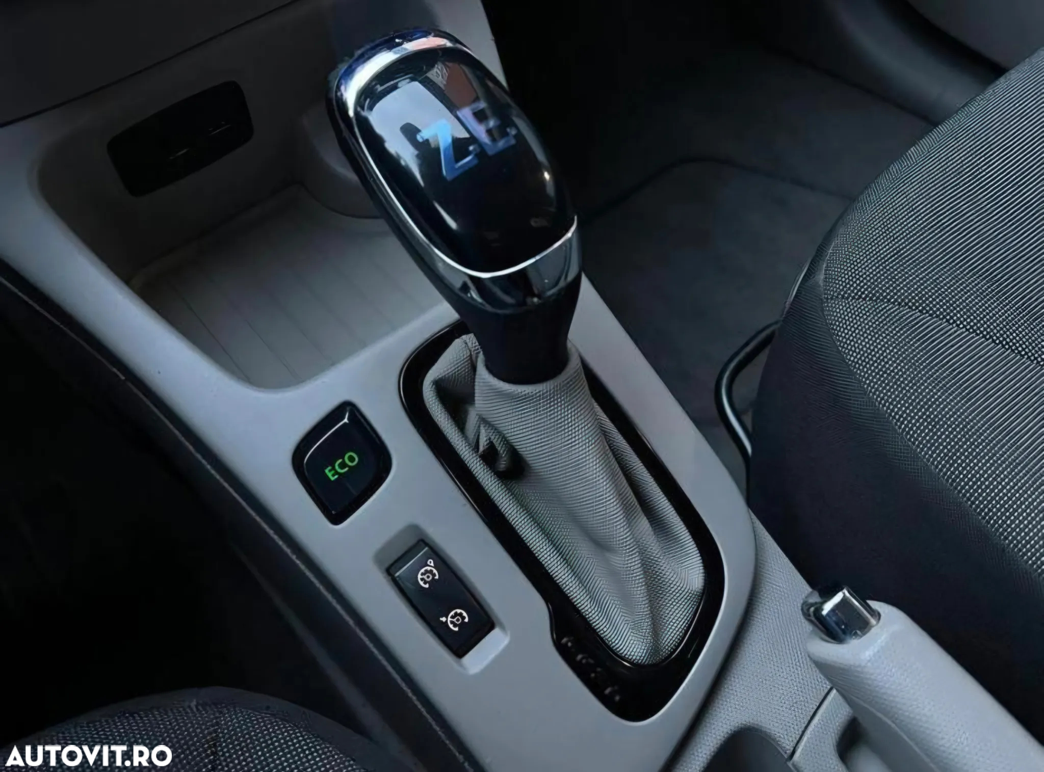 Renault ZOE - 12