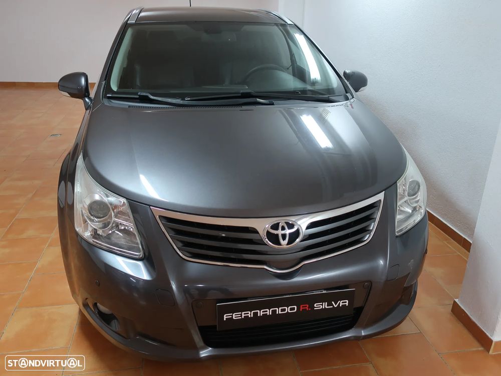 Toyota Avensis SW 2.0 D-4D Exclusive +Pele+GPS - 25
