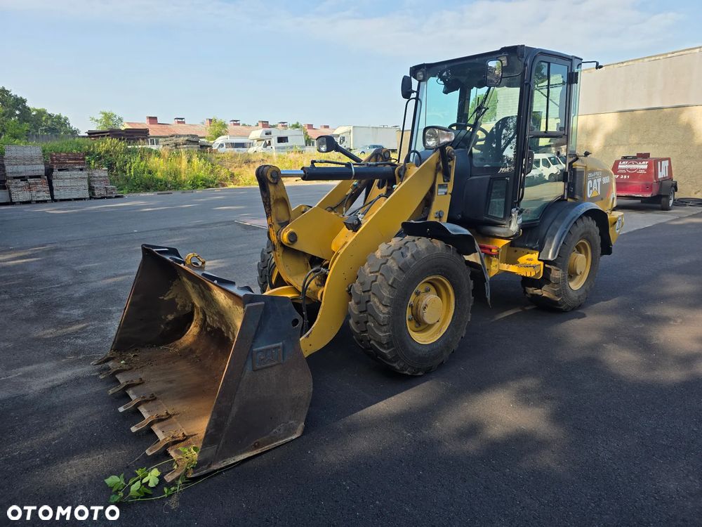Caterpillar Cat 906 H2  Volvo Liebherr Atlas - 1