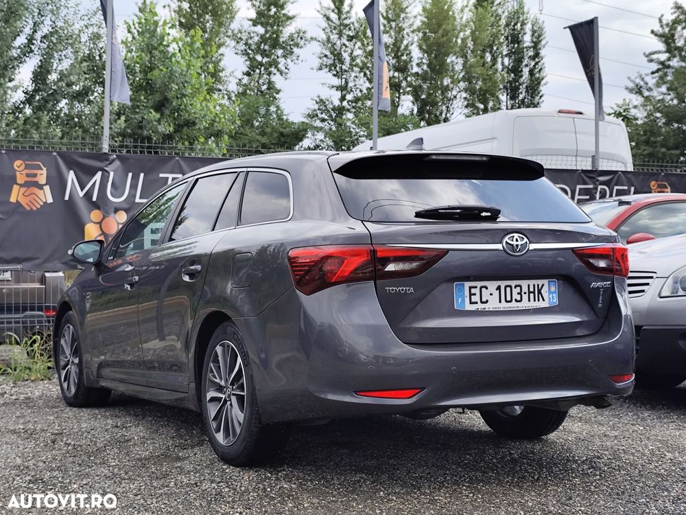 Toyota Avensis 2.0 D-4D Executive - 16