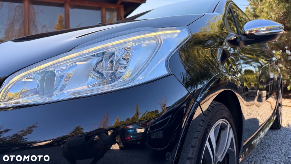 Peugeot 208 1.6 THP GTi - 13