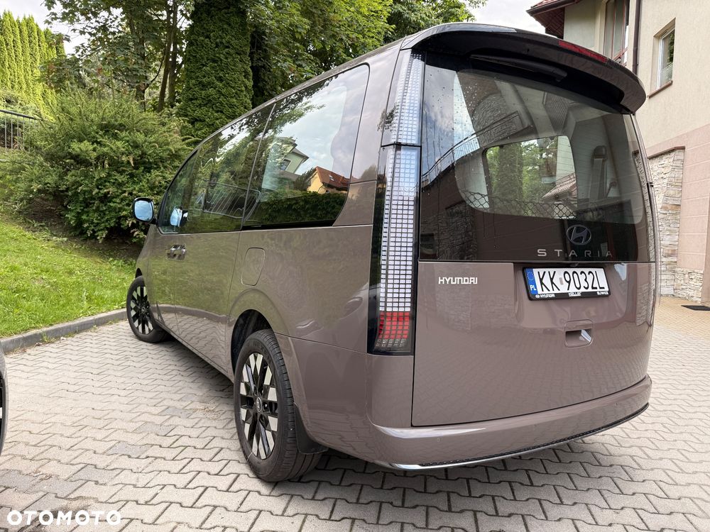 Hyundai Staria 1.6 T-GDI HEV Luxury - 3