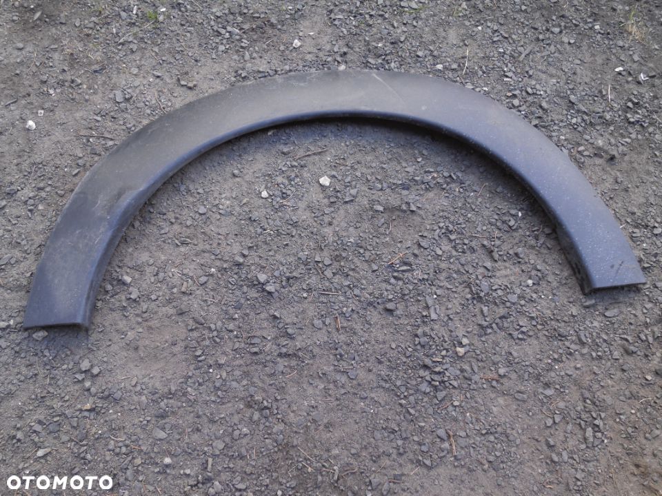 Listwa błotnika Citroen C4 prawa tył Numer części 9801554380 - 1