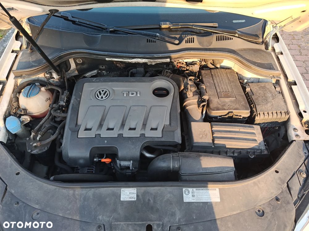 Volkswagen Passat 2.0 TDI DPF Highline - 15