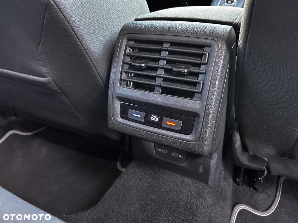 Volkswagen Golf - 12