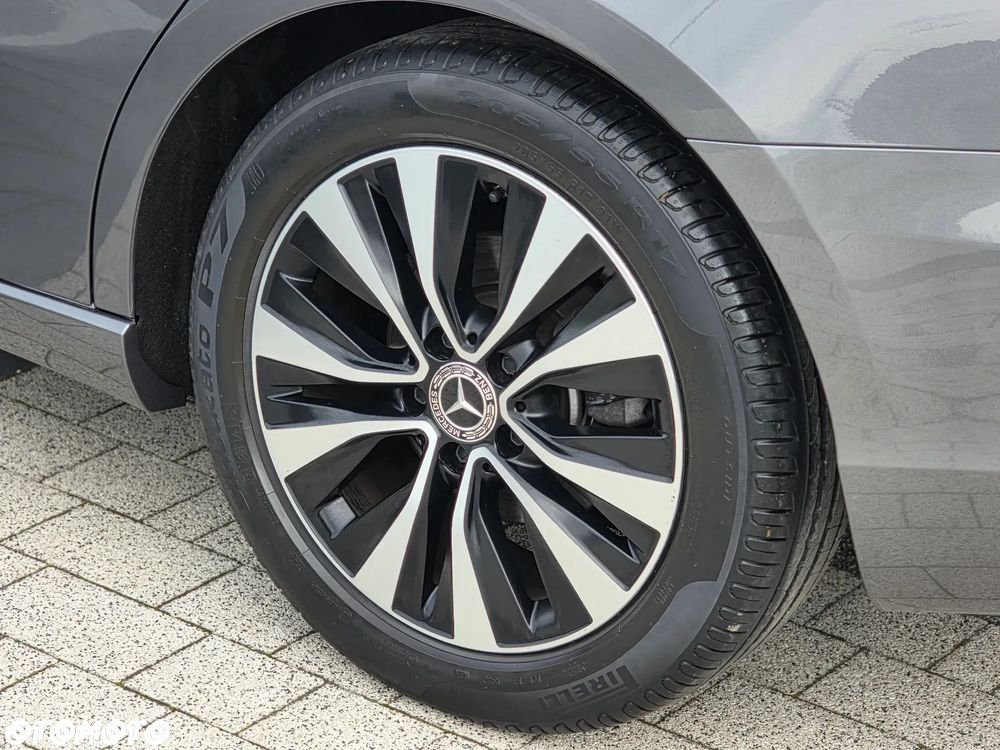 Mercedes-Benz Klasa A 180 Edycja specjalna 7G-DCT - 34