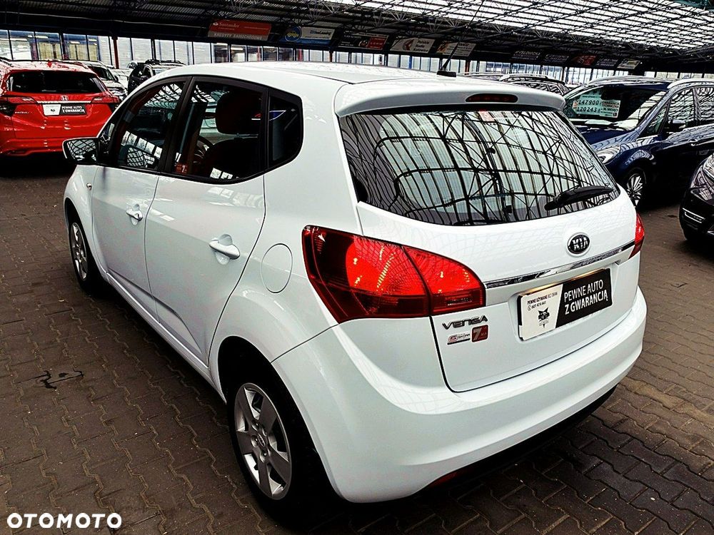 Kia Venga - 41