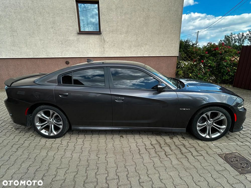 Dodge Charger 5.7 R/T - 8