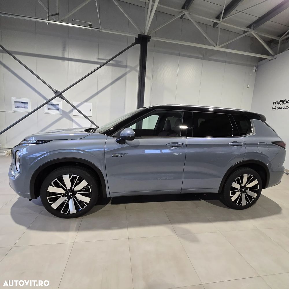 Mitsubishi Outlander - 32