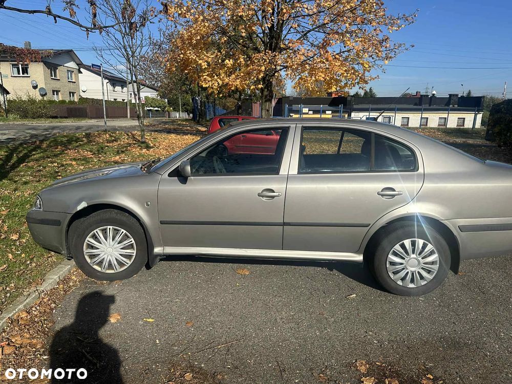 Skoda Octavia 1.6 Tour - 5