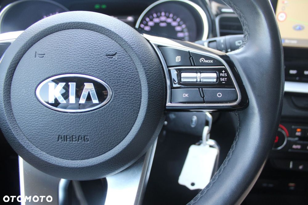 Kia XCeed - 32