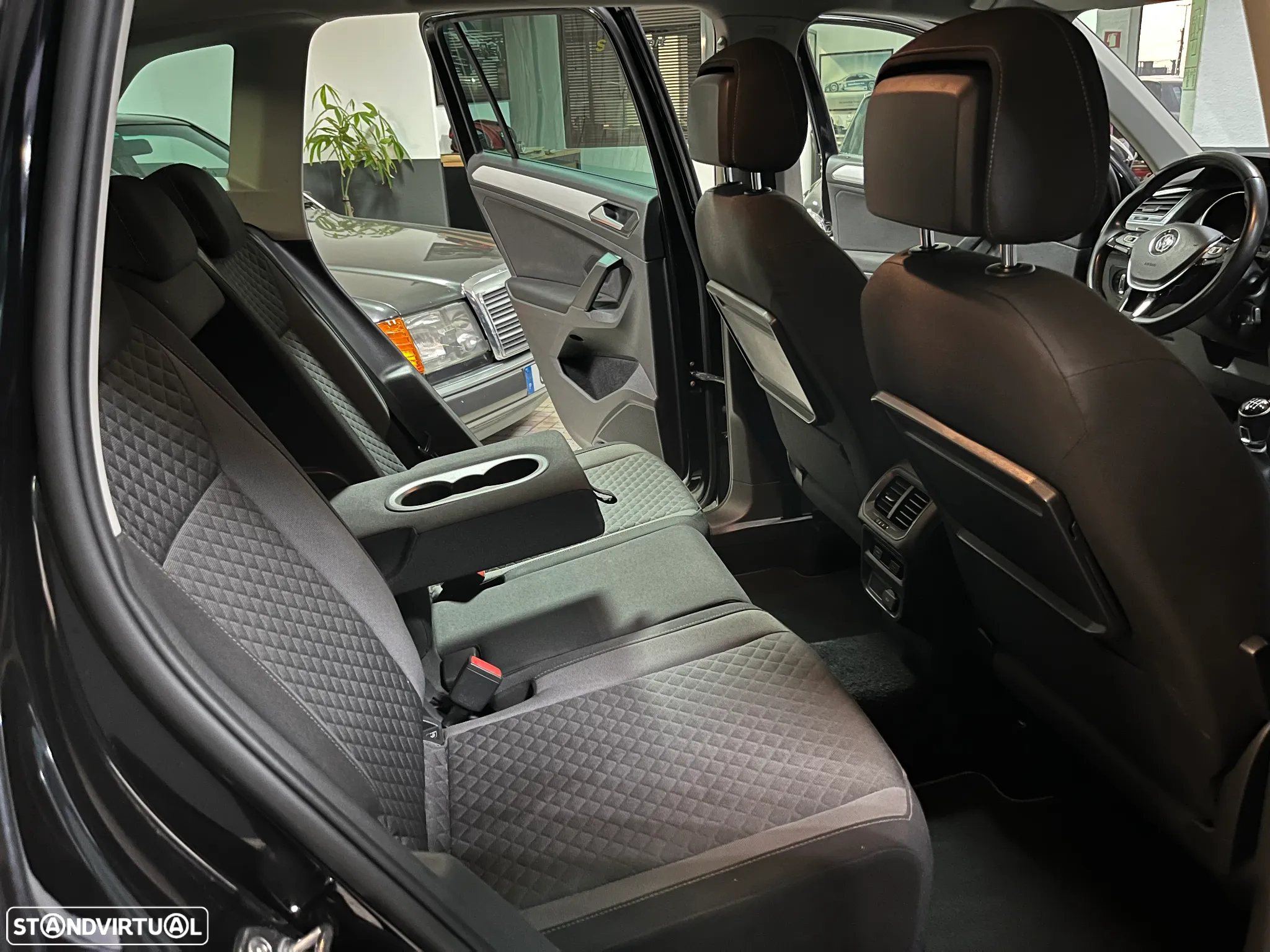 VW Tiguan 1.6 TDI Confortline - 18