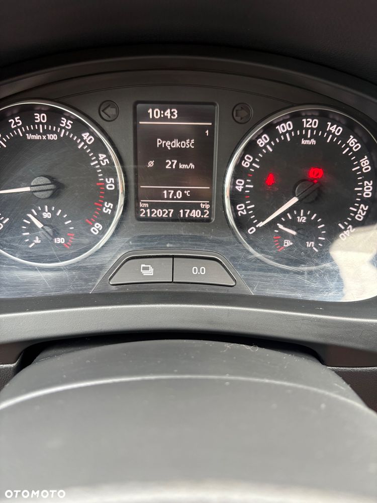 Skoda RAPID Spb 1.6 TDI DPF Edition - 9