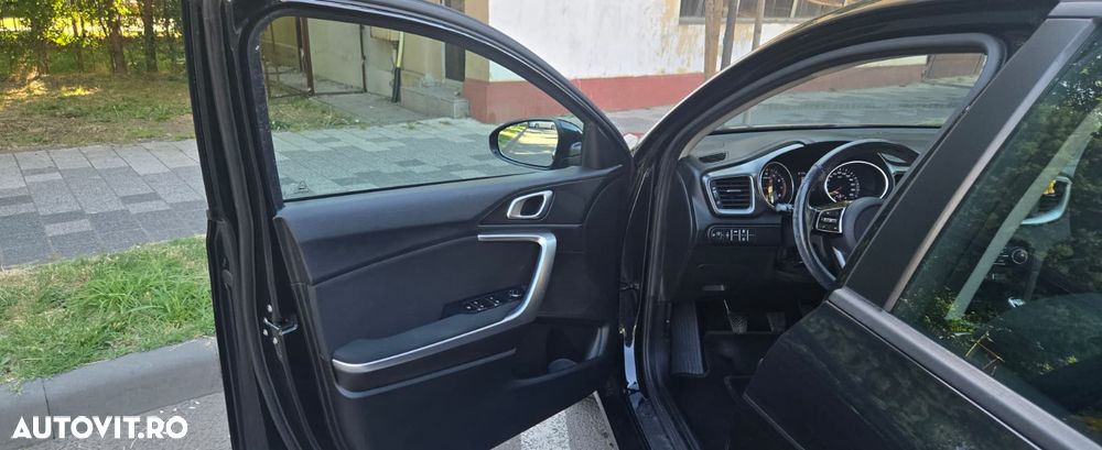Kia Ceed - 13