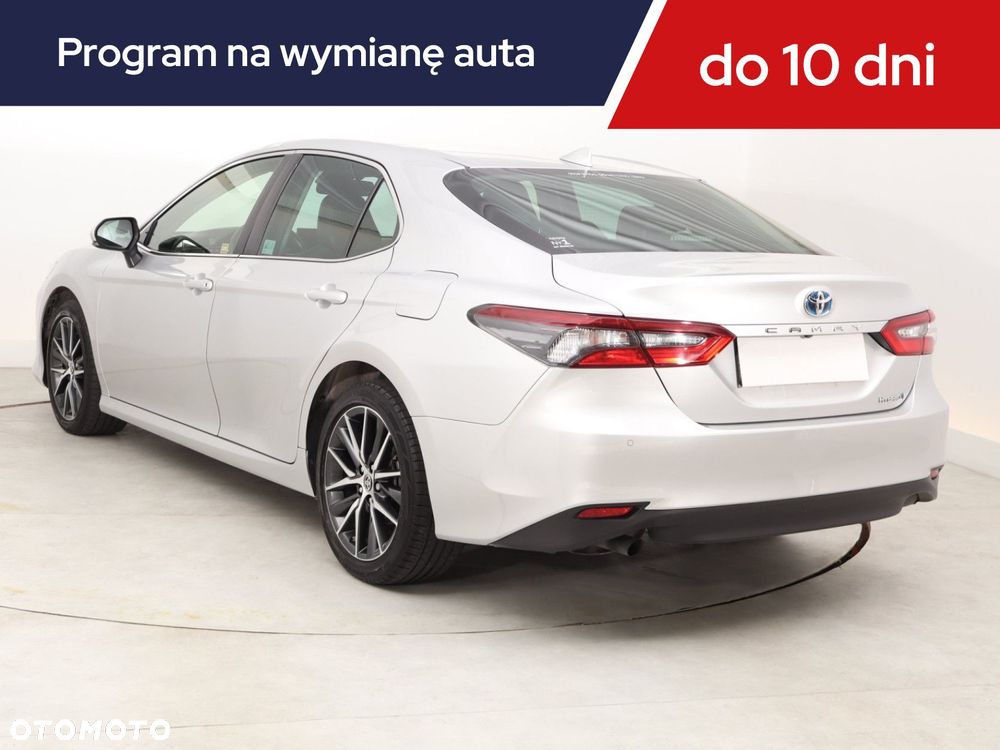 Toyota Camry - 5