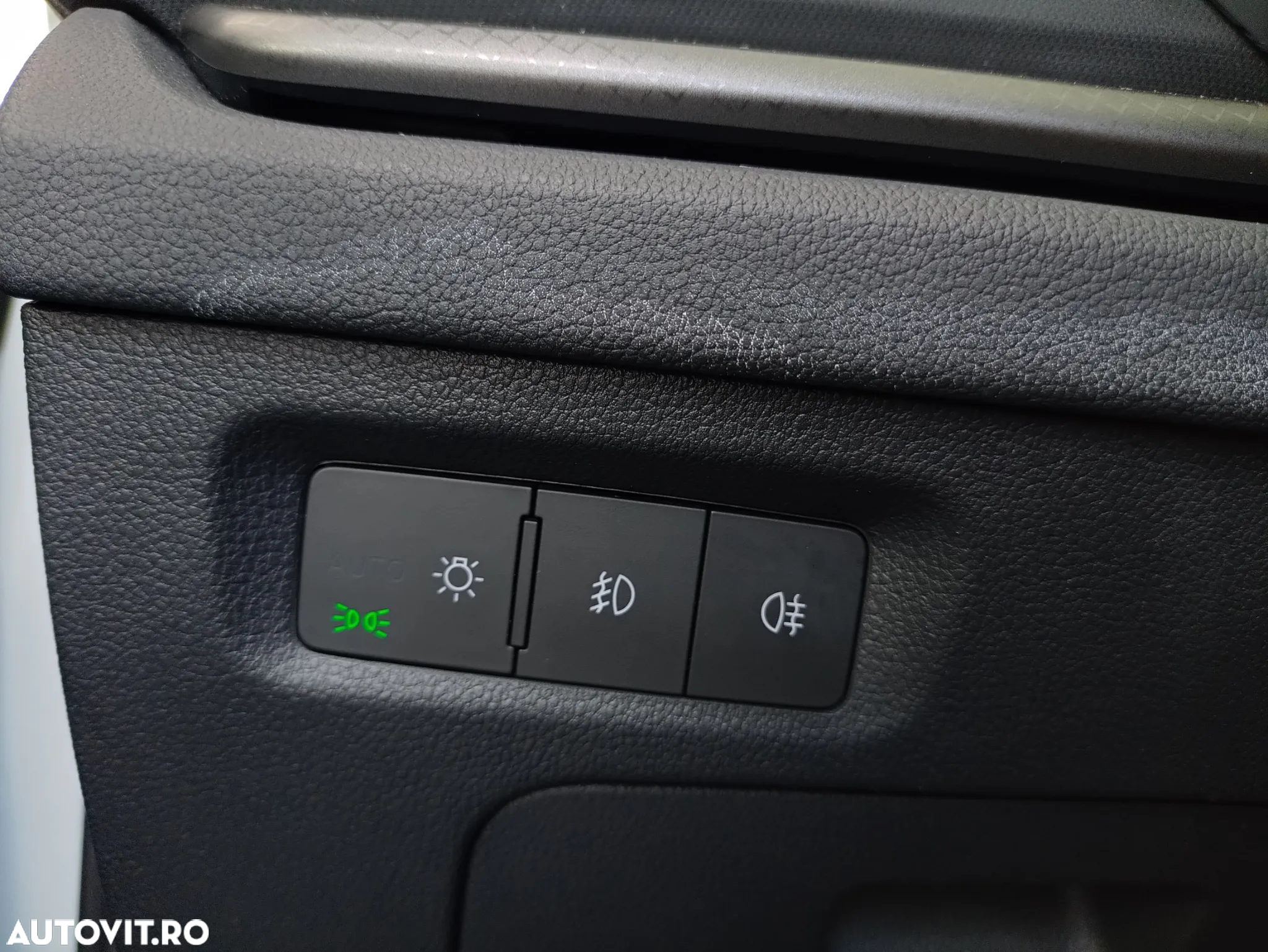 Skoda Octavia Combi 2.0 TDI DSG Ambition - 11