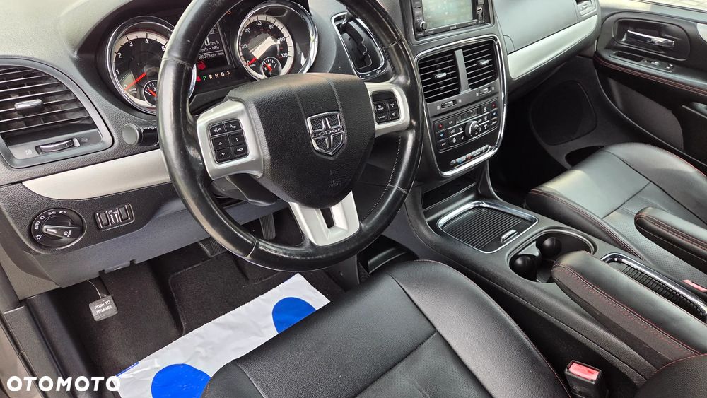 Dodge Grand Caravan 3.6 R/T - 12
