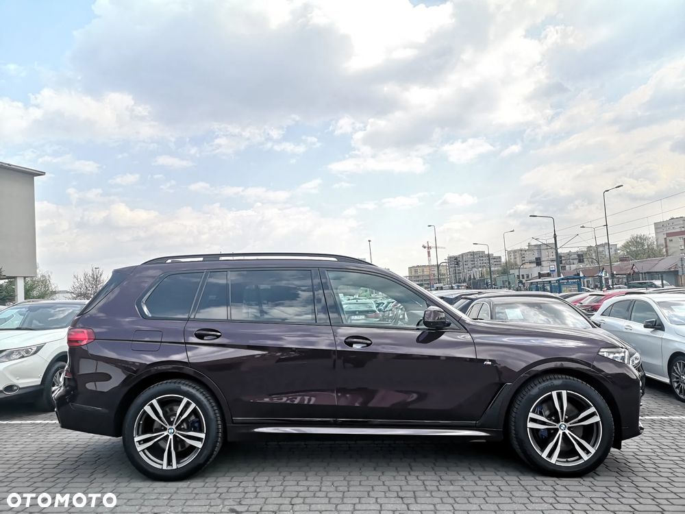 BMW X7 - 7