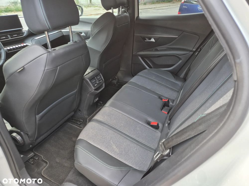 Peugeot 3008 BlueHDi 130 Stop & Start EAT8 Allure Pack - 29