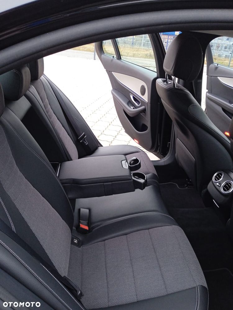 Mercedes-Benz Klasa E 220 d 9G-TRONIC Avantgarde - 18