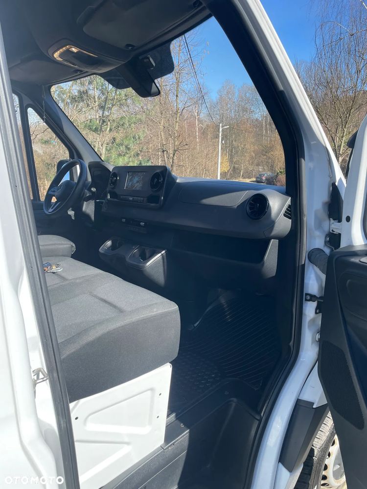 Mercedes-Benz SPRINTER - 10