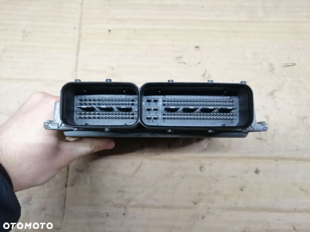 Skoda Rapid 1.2 86KM CBZ CBZA CBZG zestaw startowy komputer Continental 03F906070HA 5WP44882 stacyjka immo moduły licznik i inne - 4