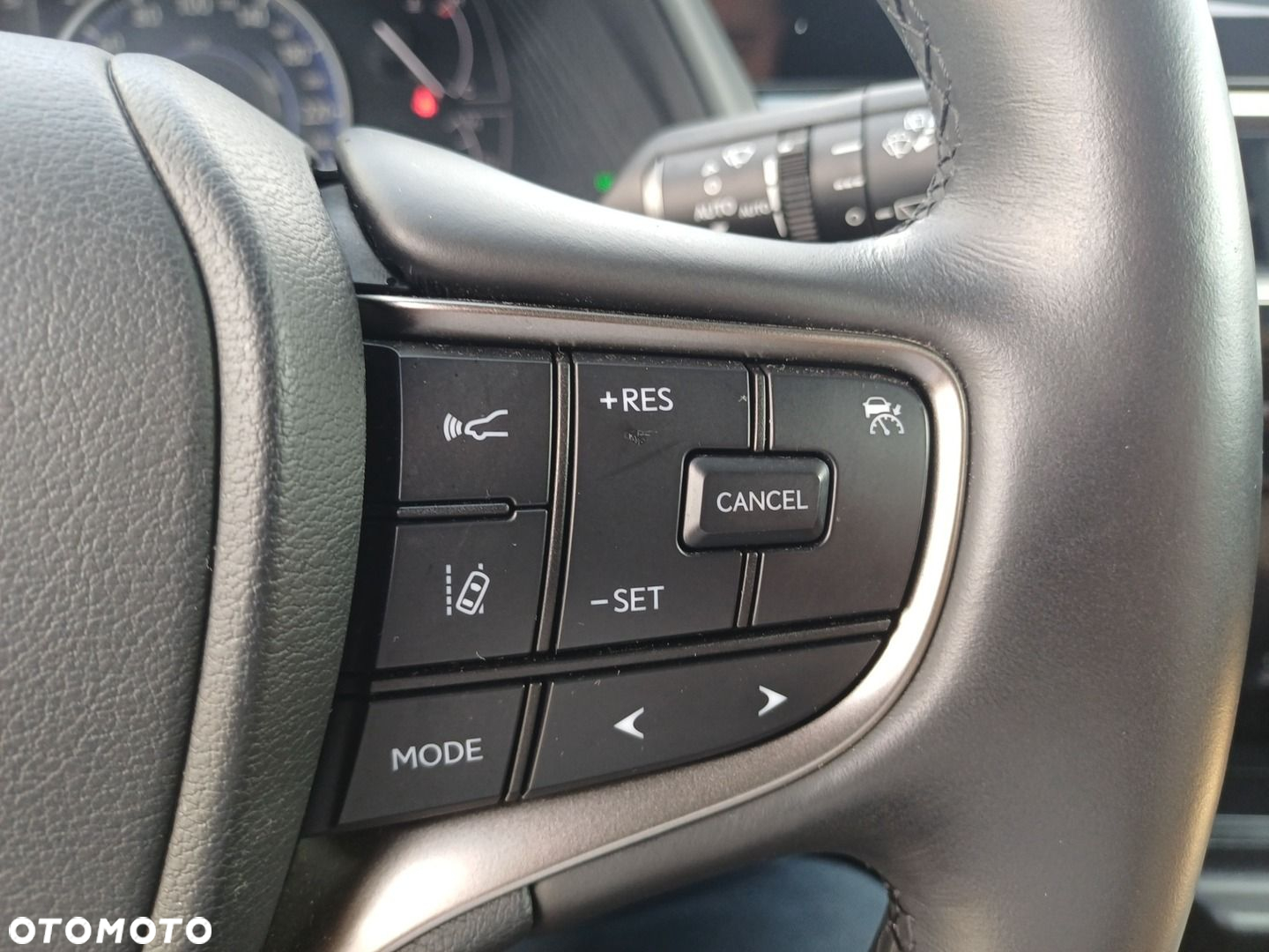 Lexus UX 250h GPF Business 2WD - 16