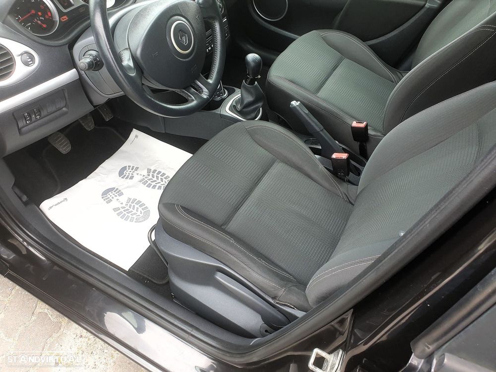 Renault Clio 1.5 dCi Dynamique S - 10