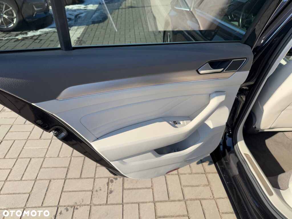 Volkswagen Passat 1.5 TSI EVO Elegance - 12