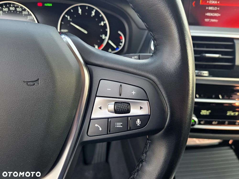 BMW X3 sDrive18d - 33