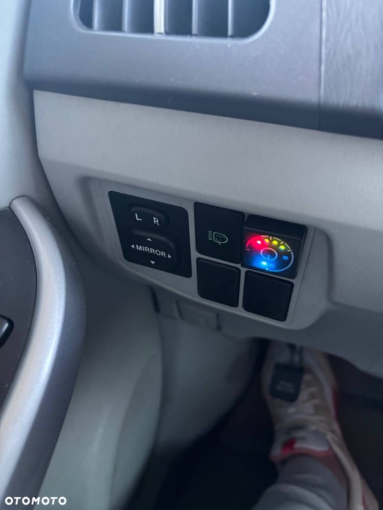 Toyota Prius (Hybrid) - 15