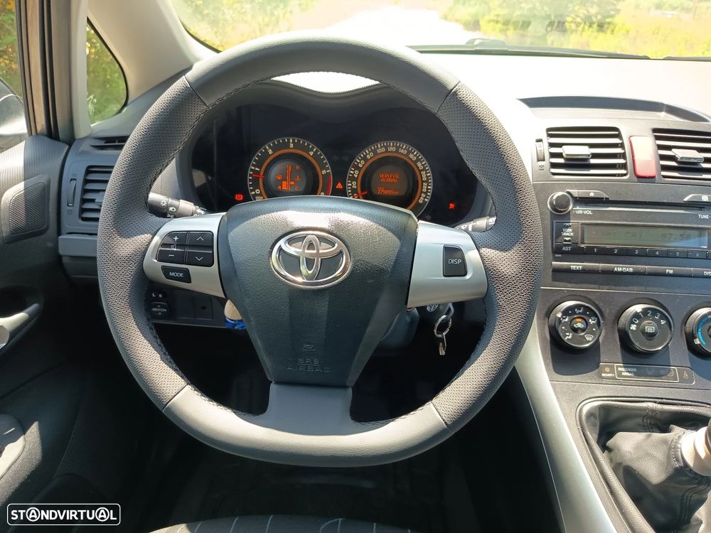 Toyota Auris 1.4 D-4D Comfort - 18