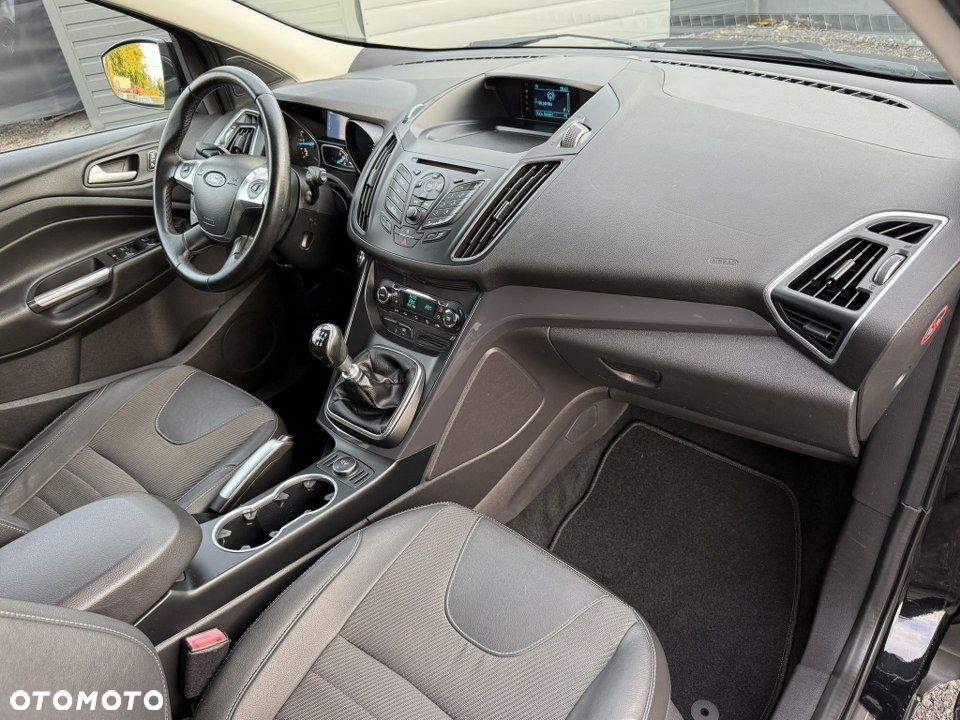 Ford Kuga 2.0 TDCi 2x4 Titanium - 28