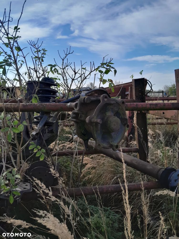 MAN 8 150    8-100 PRZEDNIA OS -BELKA ZAWIESZENIA-PIASTA - 2