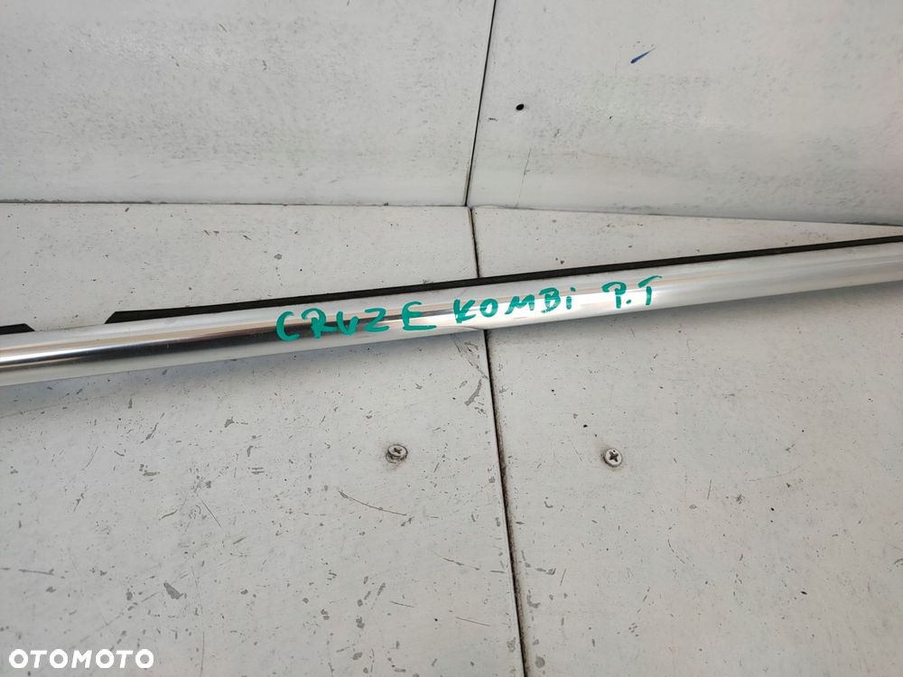 listwa zgarniająca cruze chrom kombi prawa tył - 2
