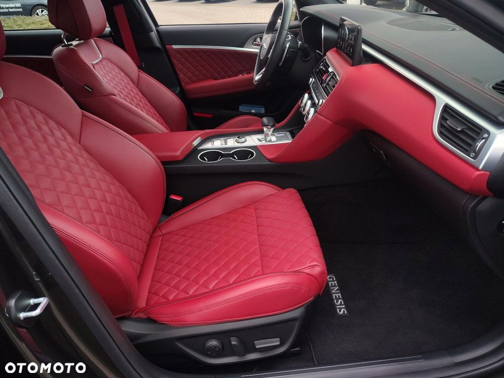 Genesis G70 - 31