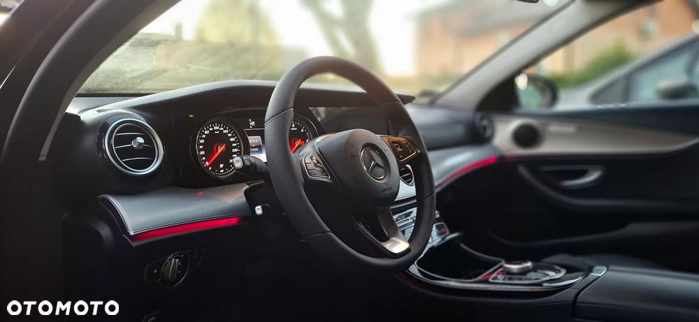 Mercedes-Benz Klasa E 220 d 9G-TRONIC - 34