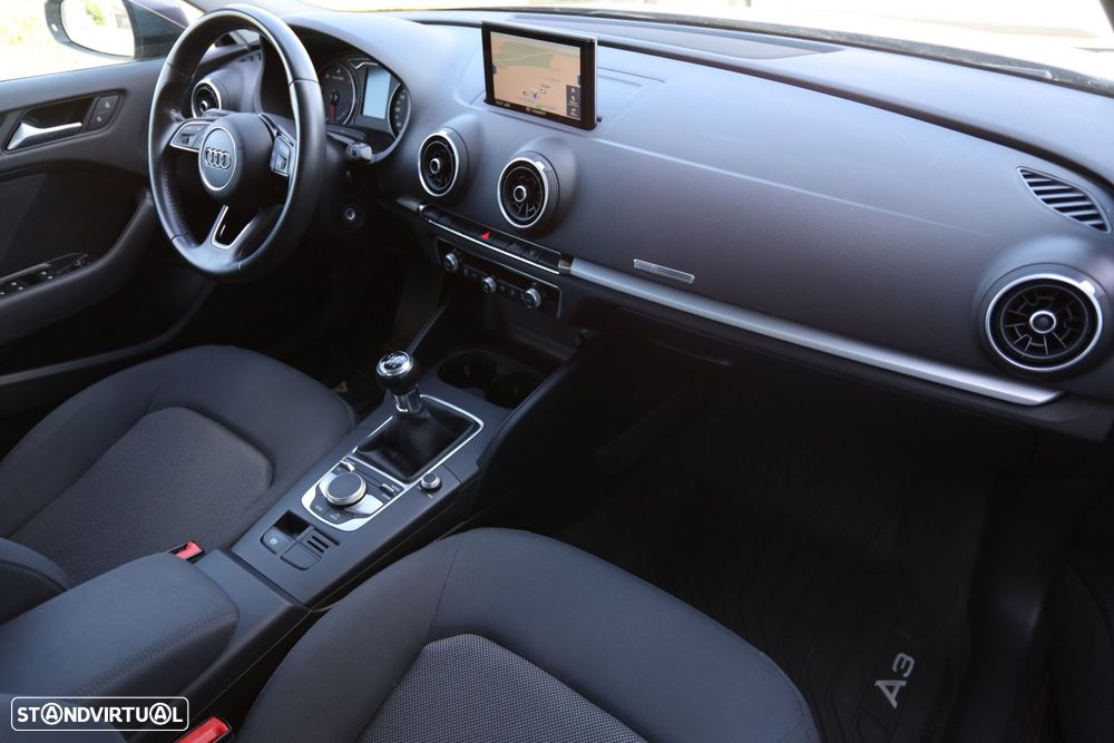 Audi A3 Sportback 1.6 TDI Design - 17