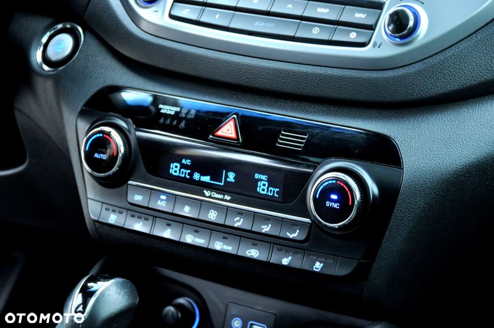 Hyundai Tucson 2.0 CRDI 4WD Automatik Premium - 32