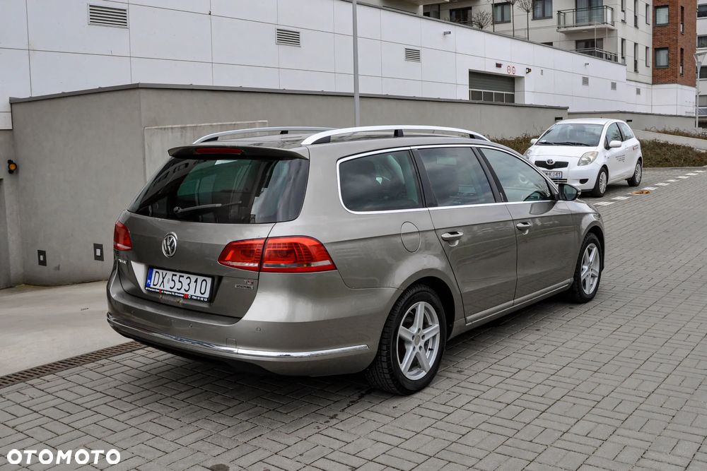Volkswagen Passat - 4