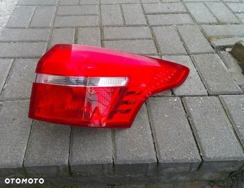 FORD FOCUS MK3 LIFT 14- KOMBI LAMPA TYLNA PRAWA ZWYKŁA ORYGINAŁ - 1