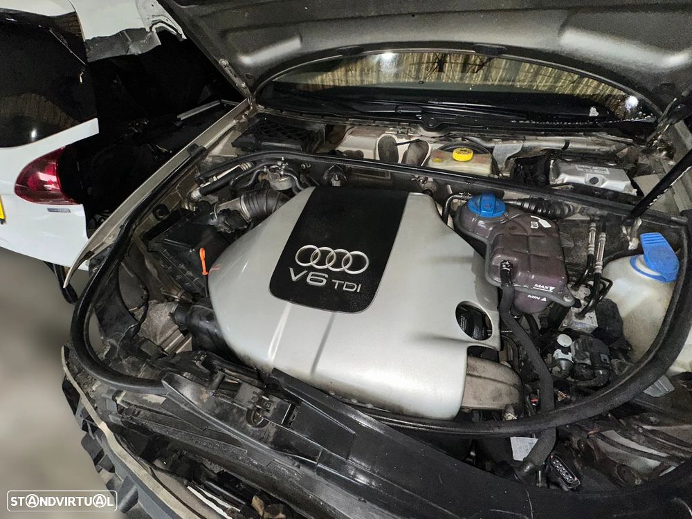 Audi A4 2.5 TDI Caixa Aut. de 2003 para peças - 2
