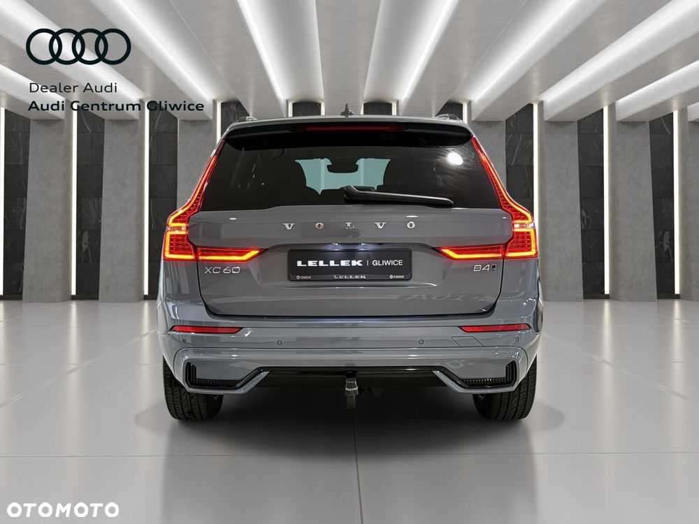 Volvo XC 60 B4 D AWD Plus Dark - 6