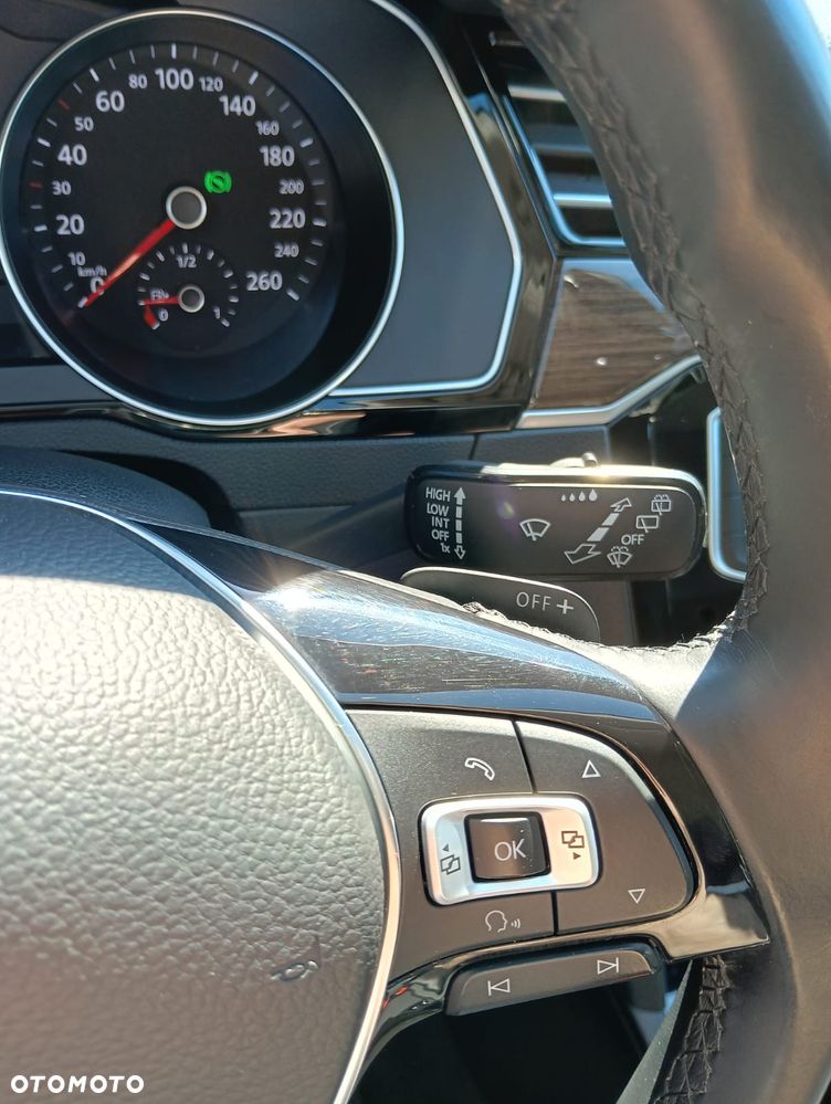 Volkswagen Passat 2.0 TDI SCR DSG Highline - 19