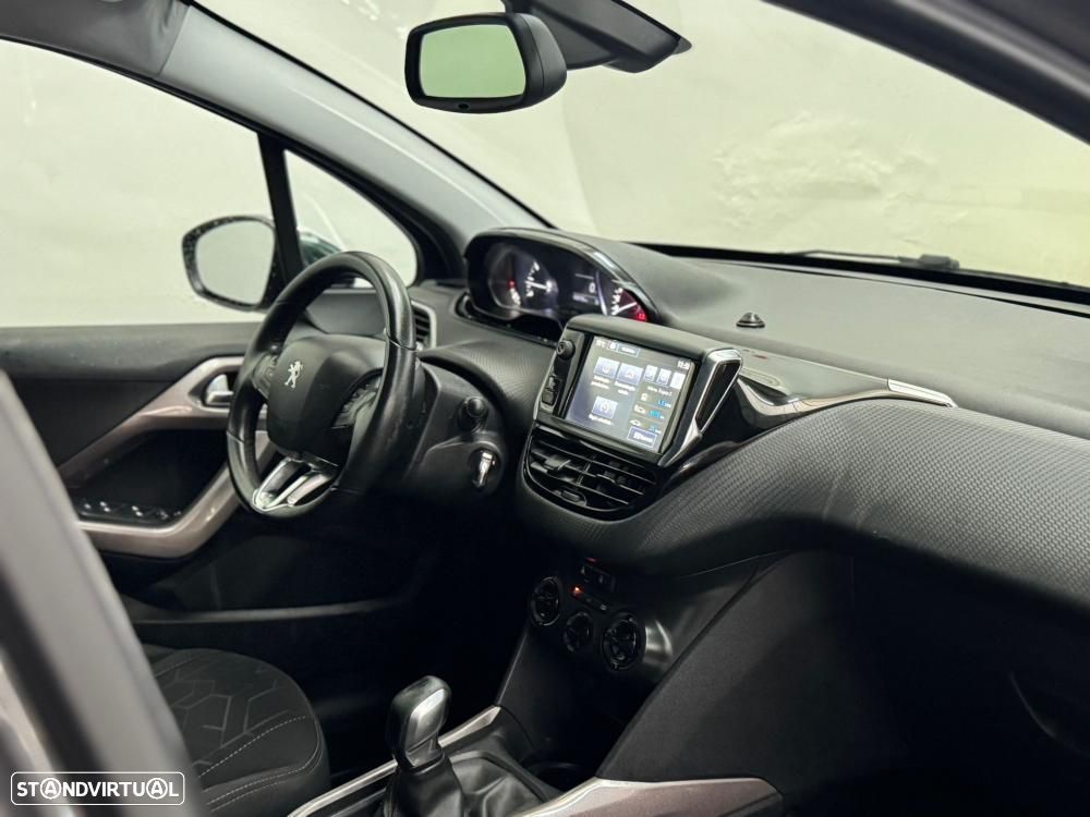 Peugeot 2008 1.2 PureTech Style - 16