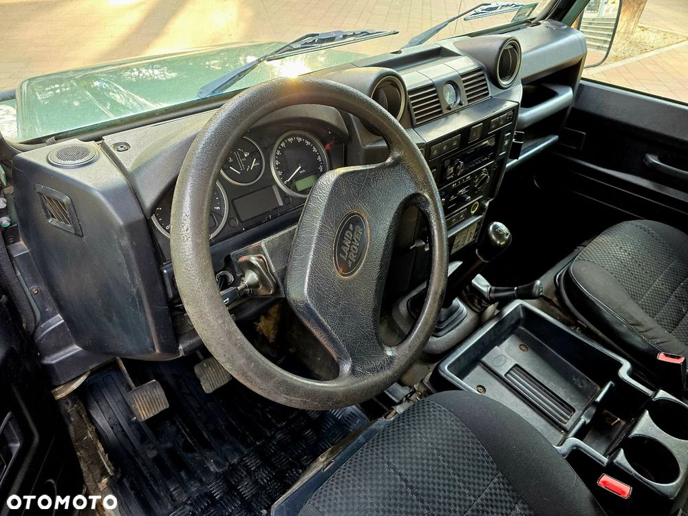 Land Rover Defender 90 2.4 TD4 E - 2