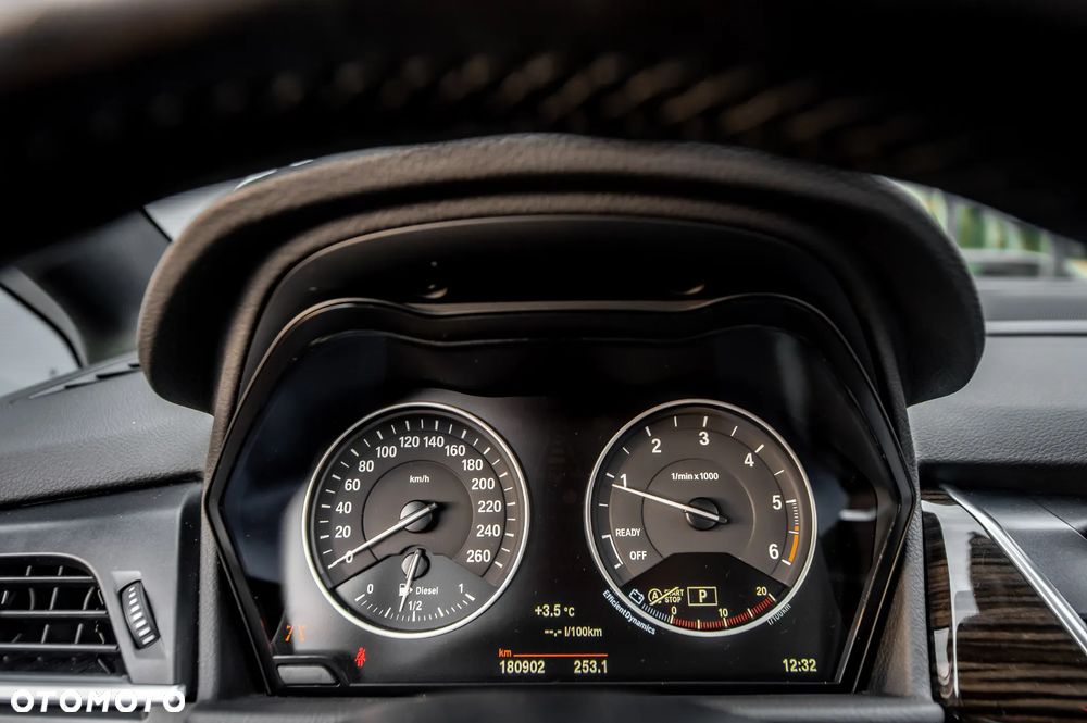 BMW Seria 2 220d GT xDrive M Sport - 26