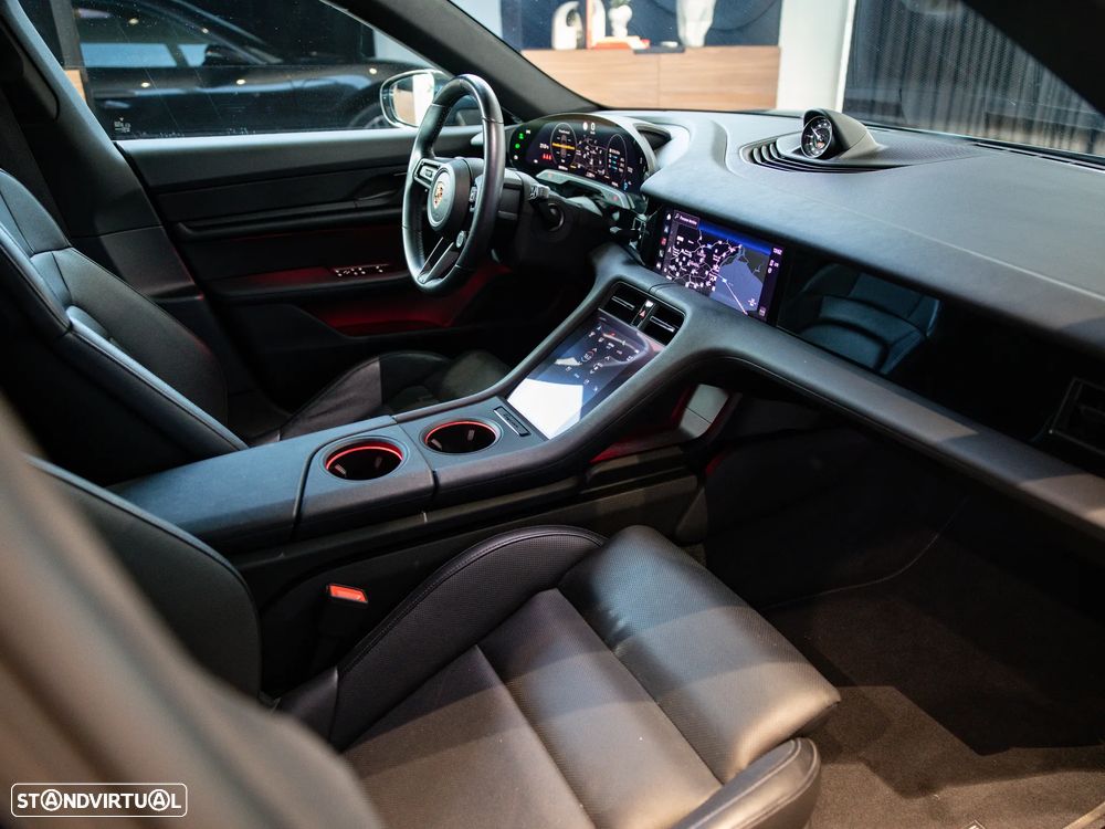 Porsche Taycan Sport Turismo - 41