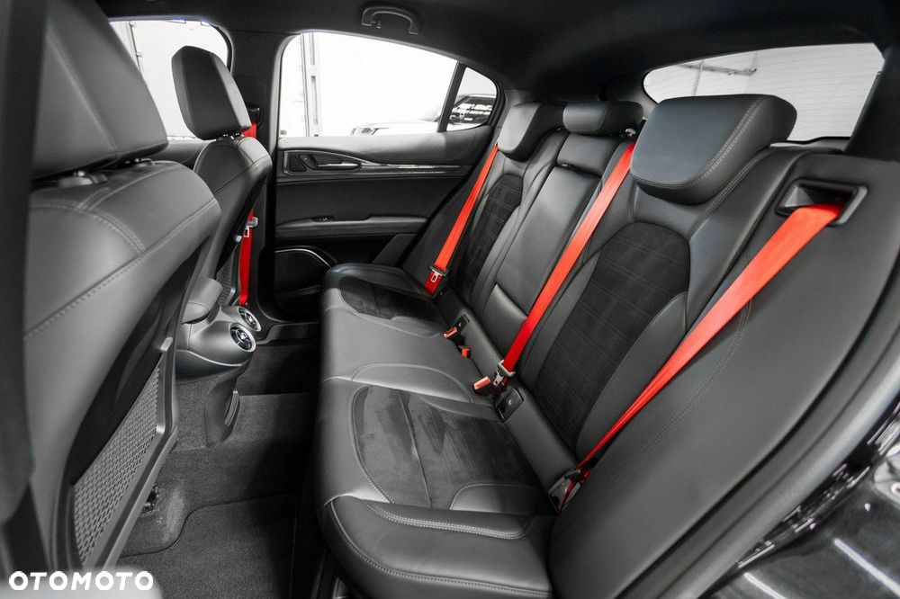 Alfa Romeo Stelvio 2.9 V6 Bi-Turbo Quadrifoglio Q4 - 23